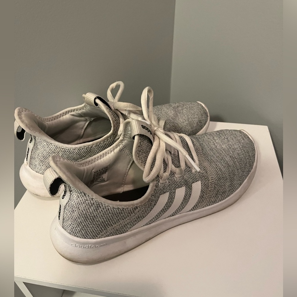 Adidas running shoes GUC - Picture 2 of 8